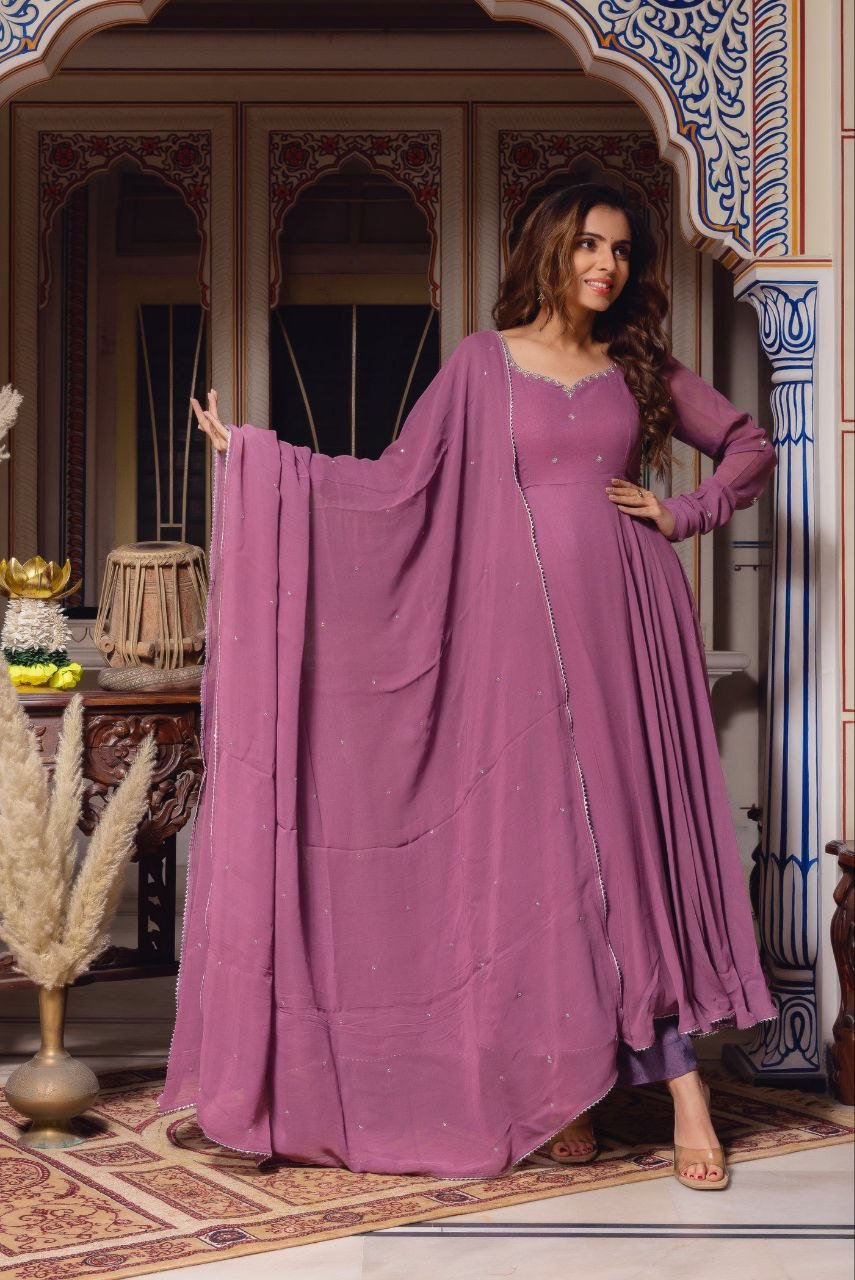 *PLUM HANDWORK ANARKALI 💟🌸✨*