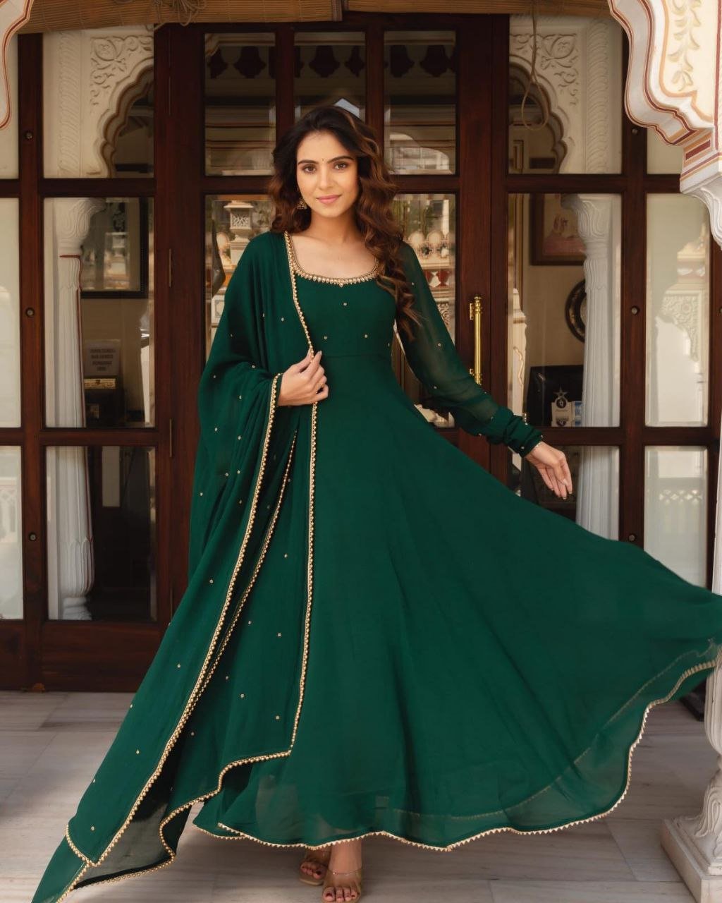 GREEN HANDWORK ANARKALI 💚🌸✨*